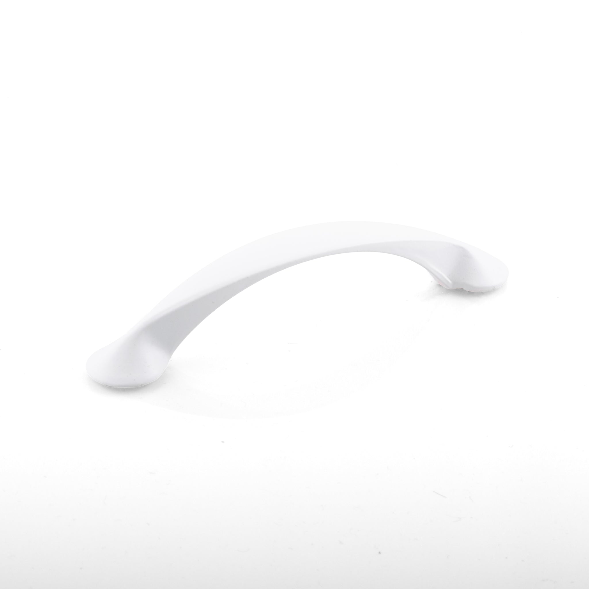Elegant vitt handtag med mjuka former och funktionell design.